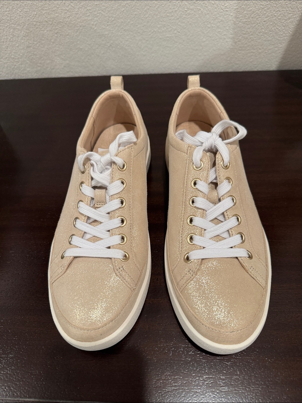 NEW Vionic Winny X Low-Top Sneakers